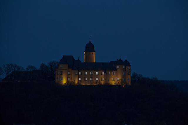 蒙塔鲍尔 城堡 晚上的气氛 - 上的免费照片