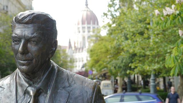 布达佩斯 雕像 罗纳德 · 里根 - 上的免费照片