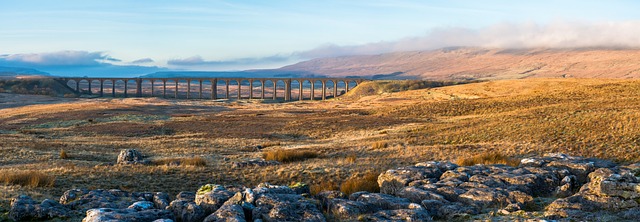 里布尔海德高架桥 约克郡山谷 Whernside - 上的免费照片