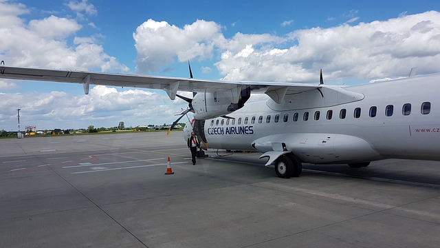 飞机 Atr-72 捷克空 - 上的免费照片