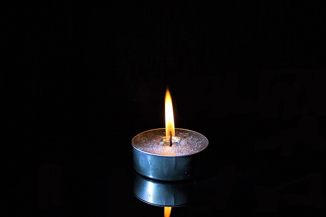 蜡烛 点燃的蜡烛 火焰 - 上的免费照片