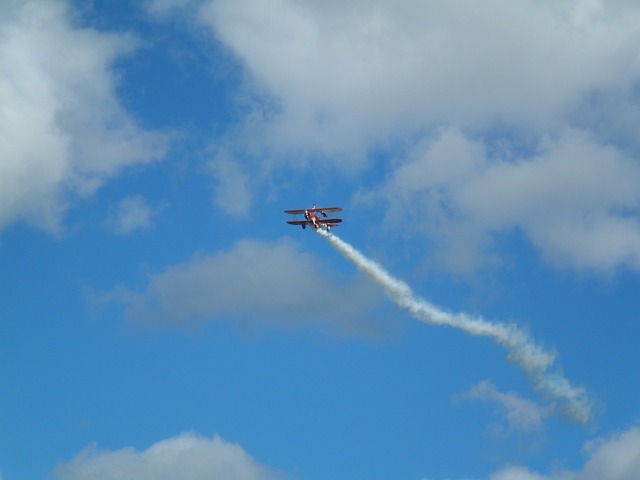 红Airrace 飞行 特技飞行 - 上的免费照片