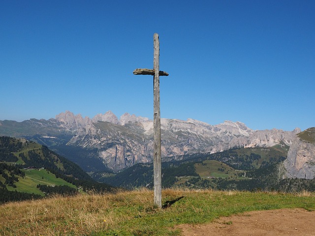 木十字架 叉 通过塞拉 - 上的免费照片