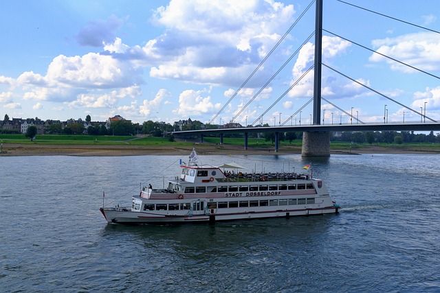 杜塞尔多夫 莱茵河 船 - 上的免费照片