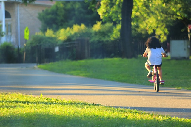 小女孩 自行車 黃昏 - 上的免费照片