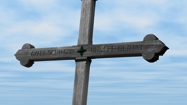 顶十字架 题词 赫施贝格 - 上的免费照片