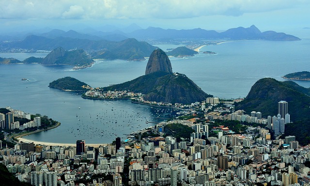 巴西的 Rio De Janeiro Fang有三辆车的车 - 上的免费照片