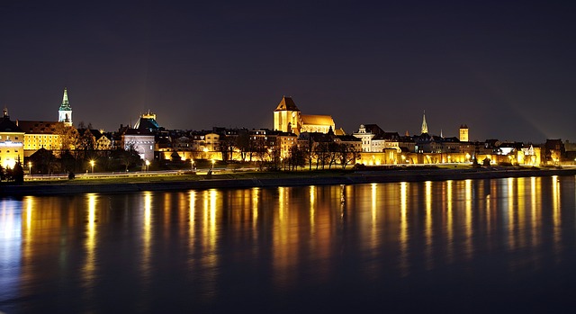 Toruń 全景图 每晚 - 上的免费照片