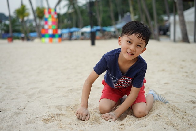 儿童 沙 海滩 - 上的免费照片