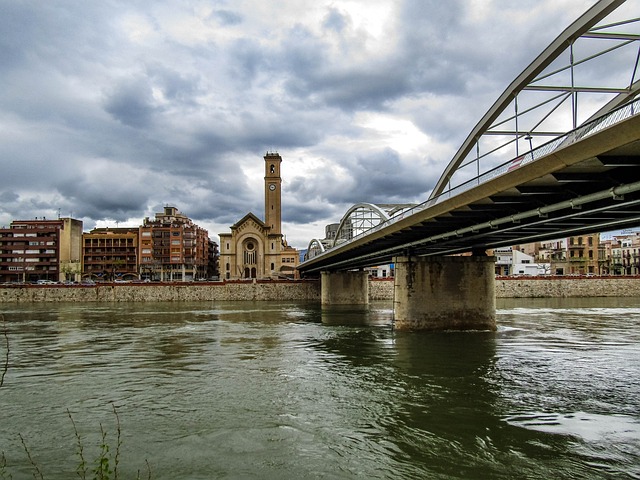 河 人体内的水 桥 - 上的免费照片