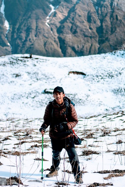 山 徒步旅行 尼泊尔 - 上的免费照片
