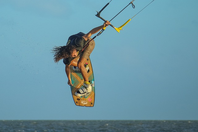 Kitesurf 帆板 运动 - 上的免费照片