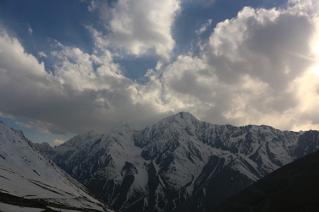 顶视图 徒步旅行 喜马拉雅山 - 上的免费照片