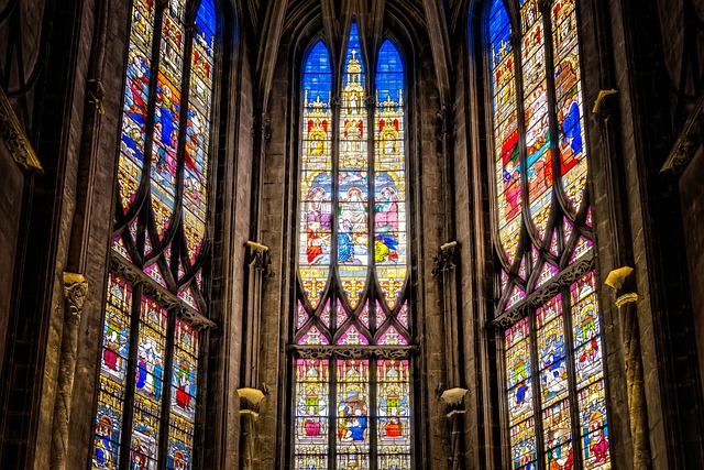 教会 窗户 彩色玻璃 - 上的免费照片