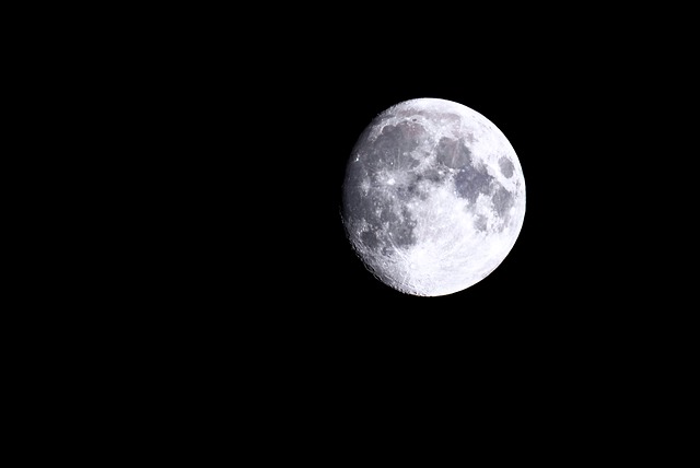 月亮 夜晚 月光 - 上的免费照片