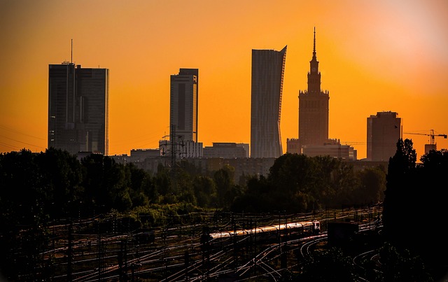 华沙 日出 火车 - 上的免费照片