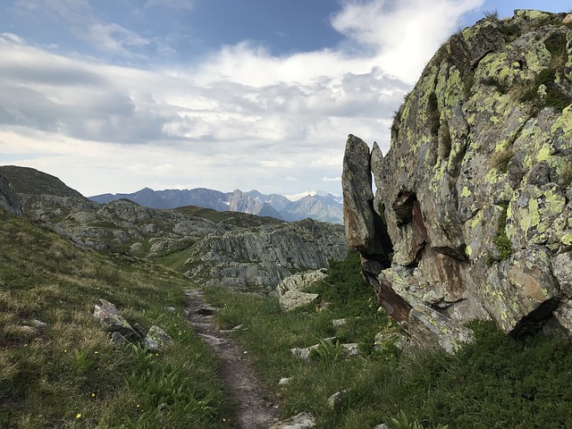 路径Giübin Posmeda 阿尔卑斯山的路线 阿尔卑斯山 - 上的免费照片