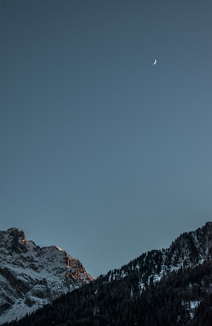 山夜 夜晚 山月 - 上的免费照片