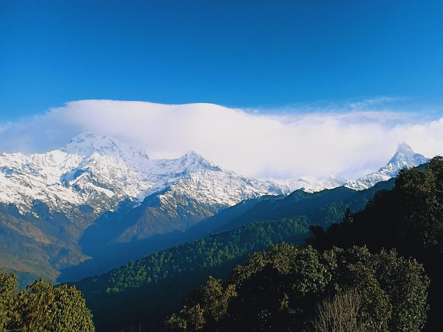 安纳布尔纳 Machhapuchhre 山地景观 - 上的免费照片