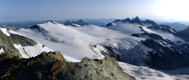 约翰尼斯伯格 Hocheiser Oberwalderhütte - 上的免费照片