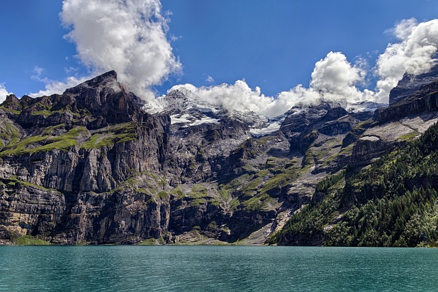 Oeschinensee 湖 山 - 上的免费照片