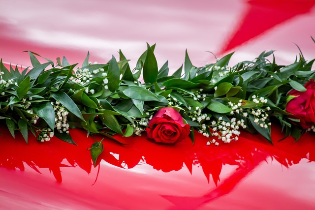 花卉装饰 汽车 玫瑰 - 上的免费照片