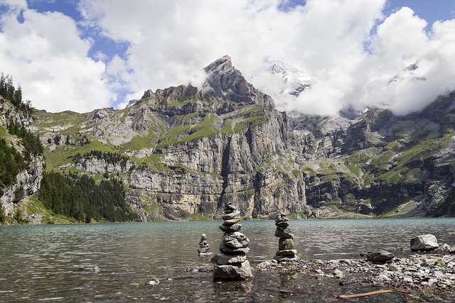 Oeschinensee 湖 山 - 上的免费照片