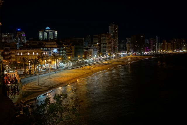 海滩 夜拍 海 - 上的免费照片