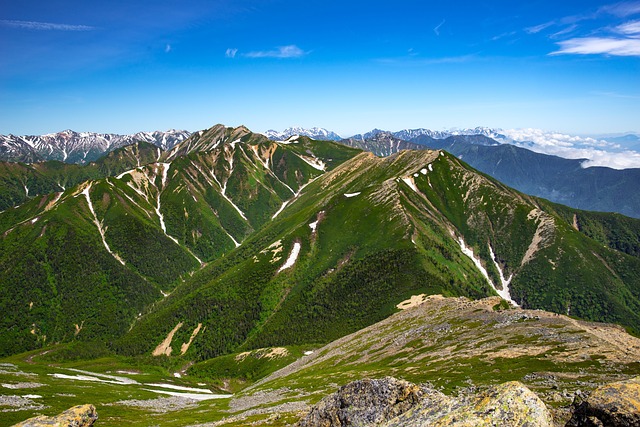 多山的景观 天气晴朗 登山 - 上的免费照片