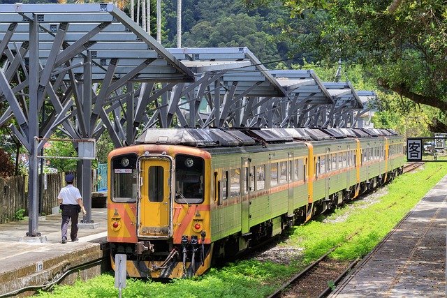 新竹內灣 火車 列車長 - 上的免费照片