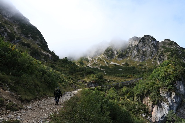 山 岩石 景观 - 上的免费照片