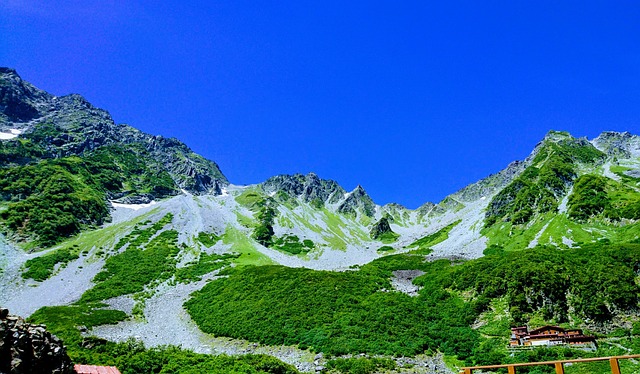 山 吨 徒步旅行 - 上的免费照片