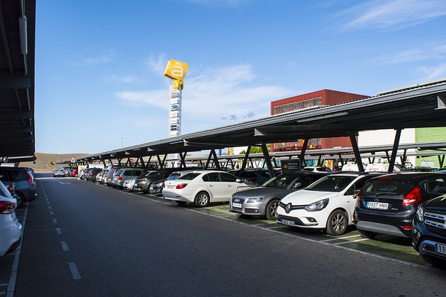 停车场 汽车 大卖场 - 上的免费照片