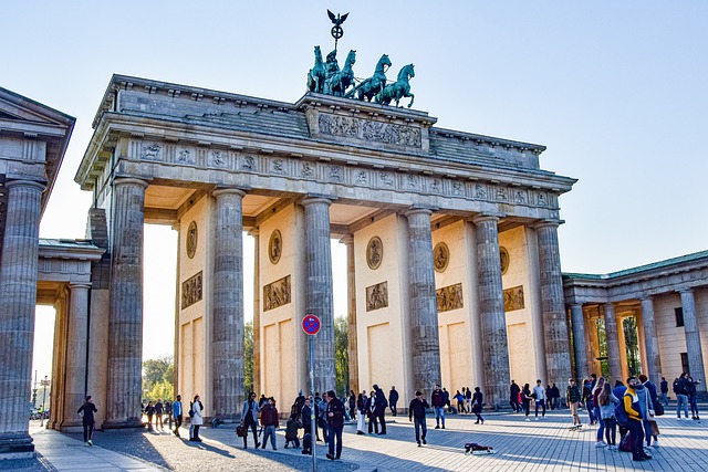 全勃兰登堡门前的 柏林 感兴趣的地方 - 上的免费照片