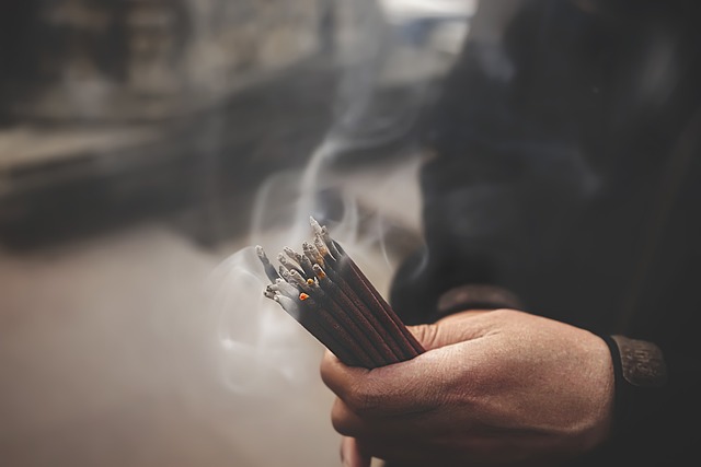 佛教徒 香 抽烟 - 上的免费照片