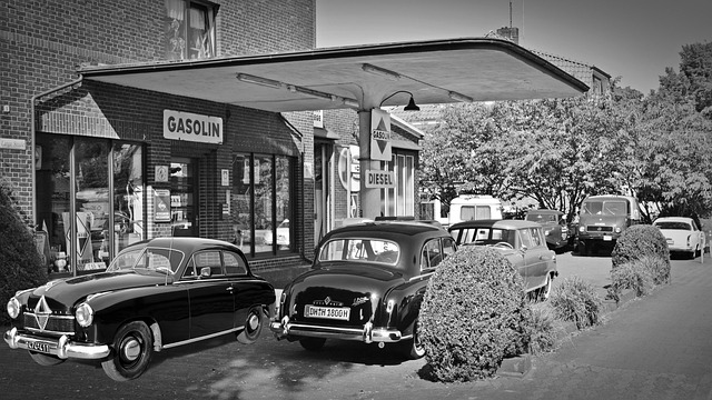 老加油站 与宝沃 Hansa 1500 老黑 - 上的免费图片
