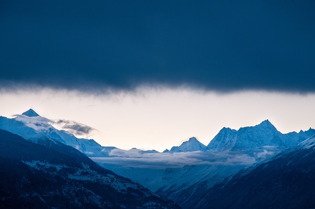 阿尔卑斯山 山 峰 - 上的免费照片