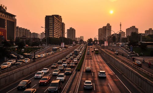 黄金时段公路车辆 · 免费素材图片