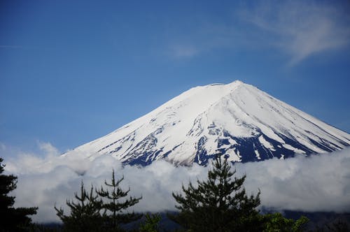 白雪覆盖的山 · 免费素材图片