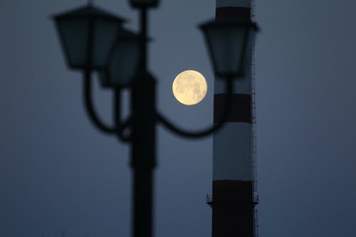 满月聚焦摄影 · 免费素材图片