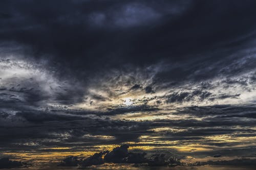 云的剪影摄影 · 免费素材图片
