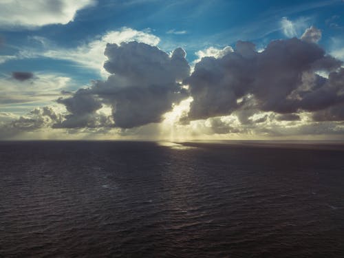 海上的乌云 · 免费素材图片