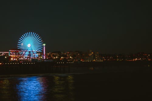 夜晚的城市之光 · 免费素材图片