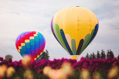 两个彩色热气球 · 免费素材图片