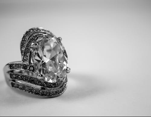 钻石银戒指 · 免费素材图片