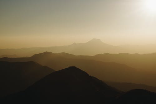 山的鸟瞰图摄影 · 免费素材图片