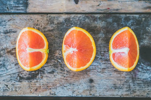 三片柑橘类水果 · 免费素材图片
