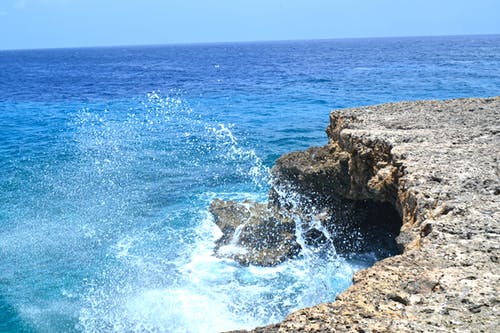 水和海岩石 · 免费素材图片