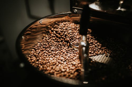 咖啡豆的浅焦点照片 · 免费素材图片