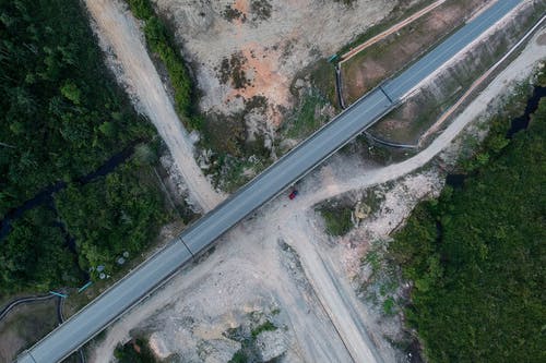 柏油路的顶视图 · 免费素材图片